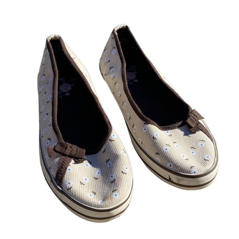 Melrose Ave Floral Slip On Casual Daisy Shoes
